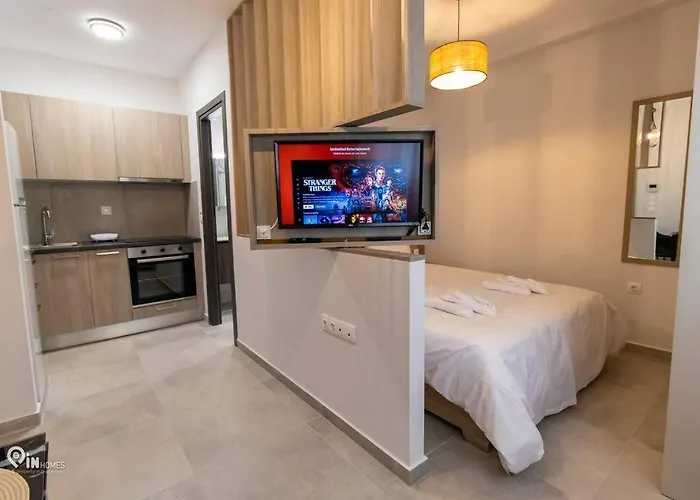 \'Apolon\' Studio Next To Metro
